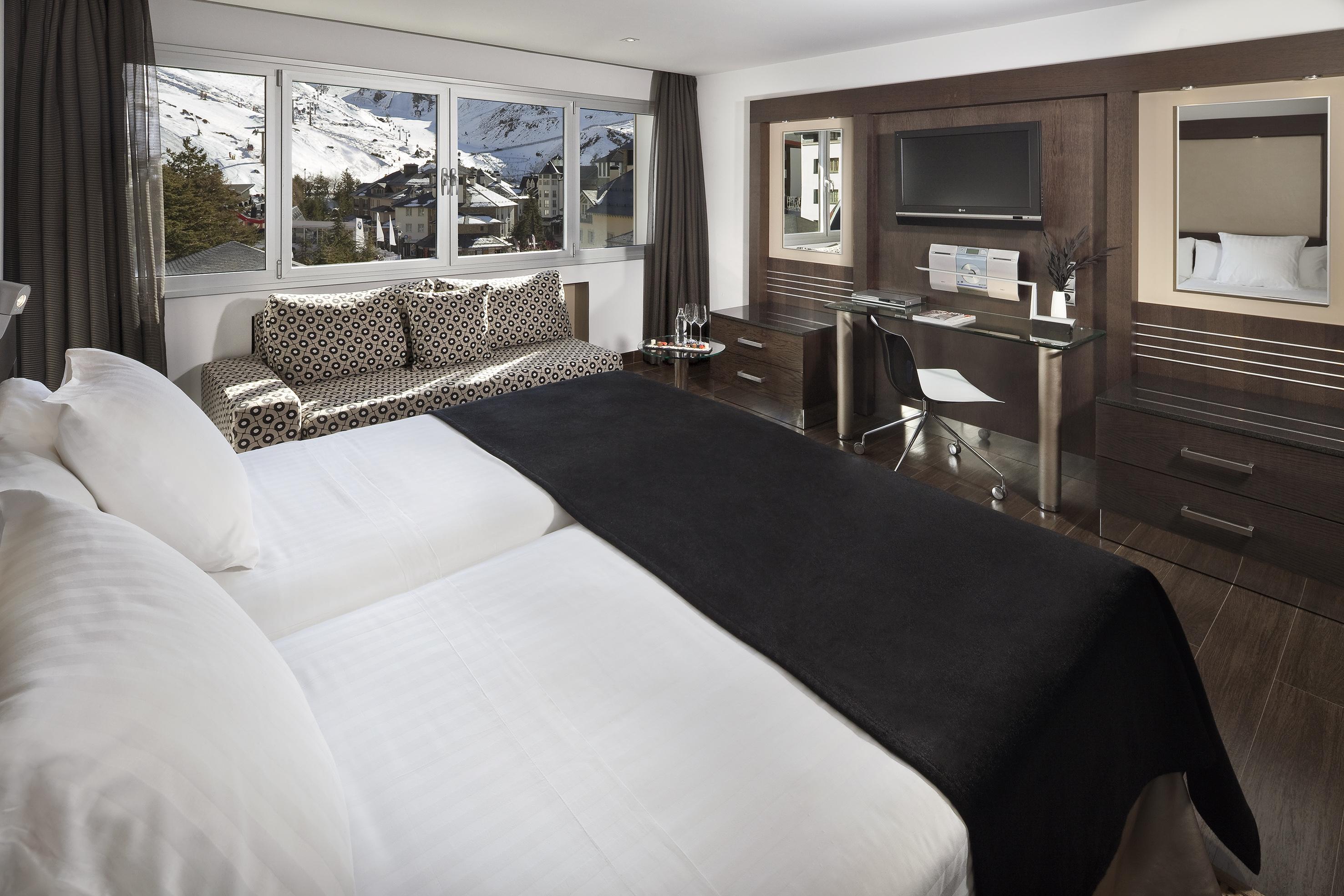 เมเลีย ซอล แอนด์ เนียเบ โฮเต็ล Hotel เซียร์ราเนบาดา ภายนอก รูปภาพ