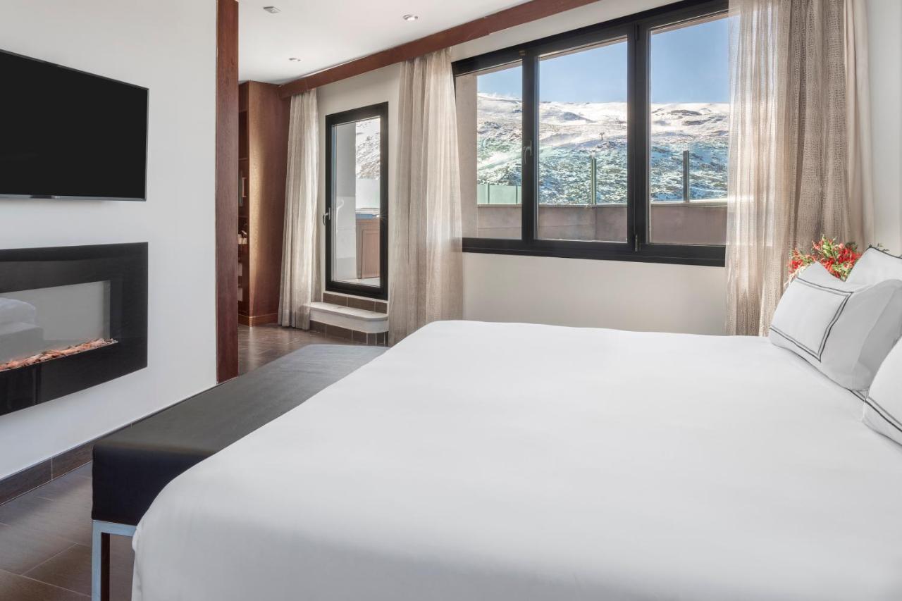 เมเลีย ซอล แอนด์ เนียเบ โฮเต็ล Hotel เซียร์ราเนบาดา ภายนอก รูปภาพ