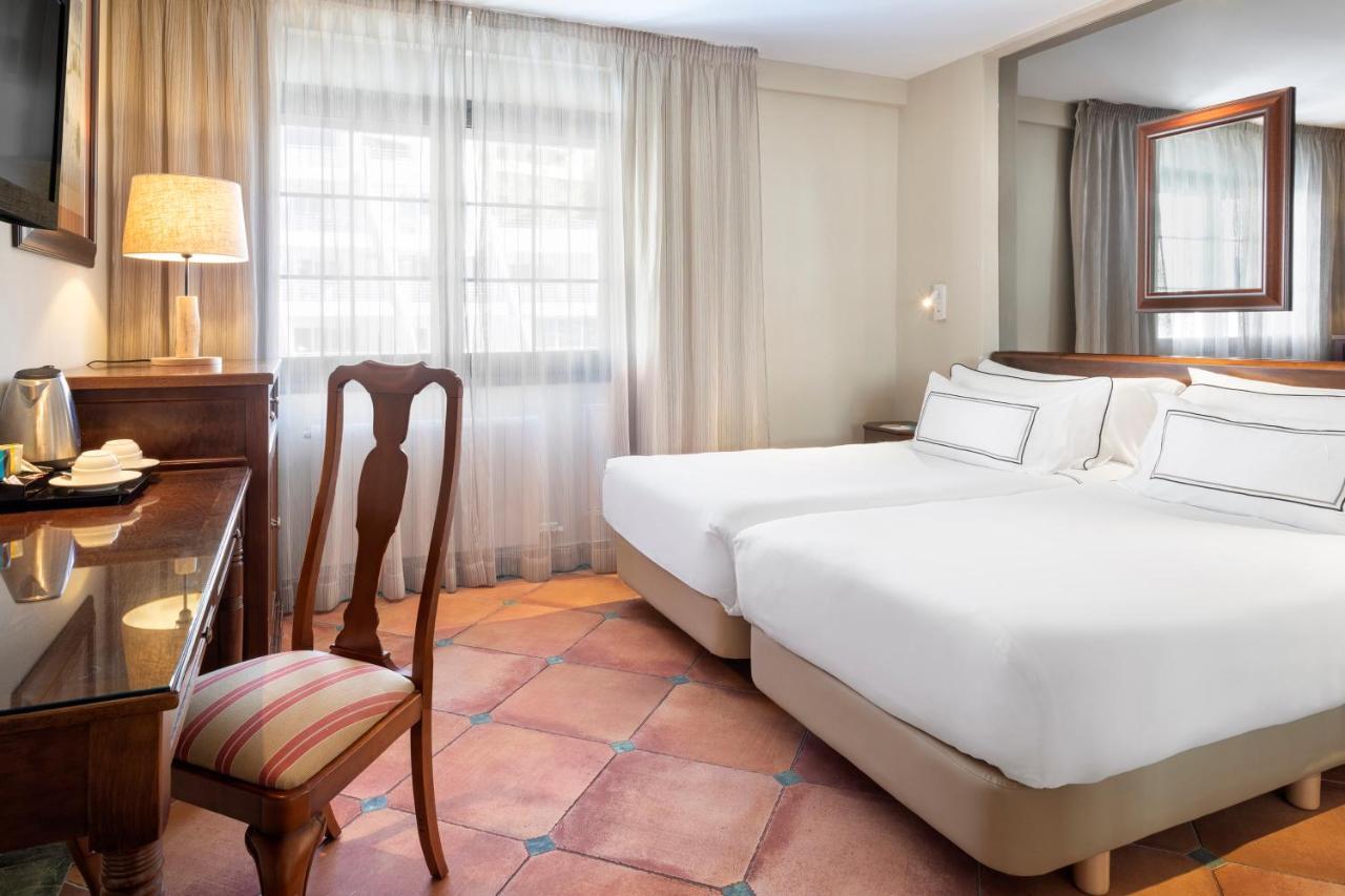 เมเลีย ซอล แอนด์ เนียเบ โฮเต็ล Hotel เซียร์ราเนบาดา ภายนอก รูปภาพ