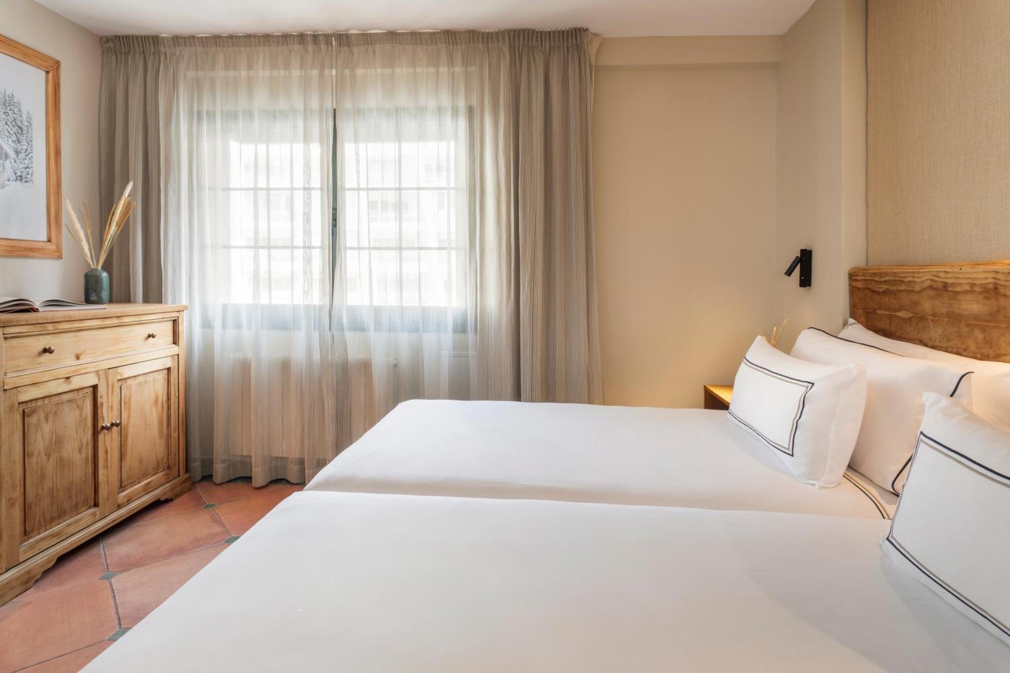 เมเลีย ซอล แอนด์ เนียเบ โฮเต็ล Hotel เซียร์ราเนบาดา ภายนอก รูปภาพ